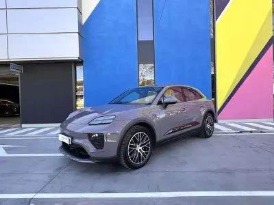 Käytetty Porsche Macan 300 kW (408 HP) 2025 Punainen Katumaasturi