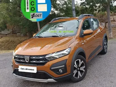 Usado Dacia Sandero Essentiel 100 CV (73 kW) 2021 Naranja Berlina