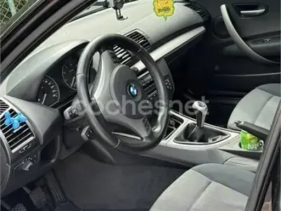 Usado BMW 120 170 CV (125 kW) 2011 Negro Utilitario