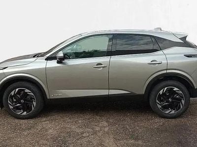Diamond silver (metalizado) Usado 2024 Nissan Qashqai N-Connecta SUV | 30.500 € (Caro)