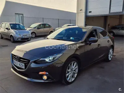 Używany Mazda 3 Luxury 120 KM (88 kW) 2014 Szary Sedan/Limuzyna