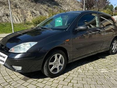 Usado Ford Focus Sport 99 CV (72 kW) 2004 Gris Utilitario