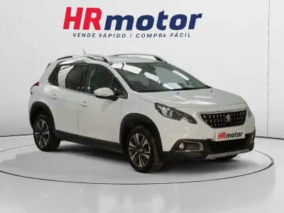 Usado Peugeot 2008 Allure 110 CV (80 kW) 2018 Blanco SUV