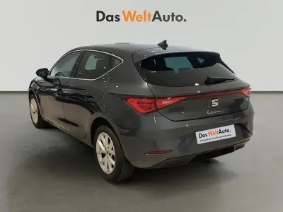 Käytetty Seat Leon Style 116 HP (85 kW) 2025 Harmaa