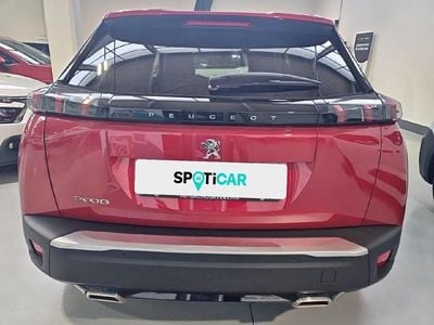 Usado Peugeot 2008 Allure 131 CV (96 kW) 2022 Rojo SUV