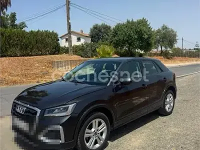 Usado Audi Q2 Advanced Plus 150 CV (110 kW) 2021 Gris / plata SUV