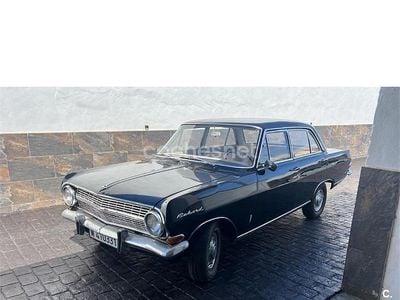 Usado Opel Rekord S 100 CV (73 kW) 1982 Negro Berlina