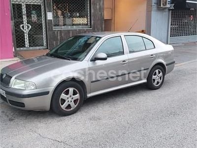 Usado Skoda Octavia 105 CV (77 kW) 2009 Gris / plata Berlina