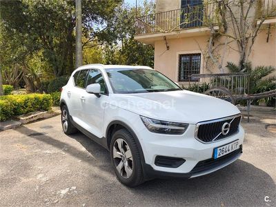 Begagnad Volvo XC40 Momentum 156 HK (114 kW) 2019 Vit SUV
