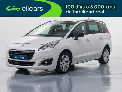 Usado Peugeot 5008 Style 120 CV (88 kW) 2017 Blanco Monovolumen