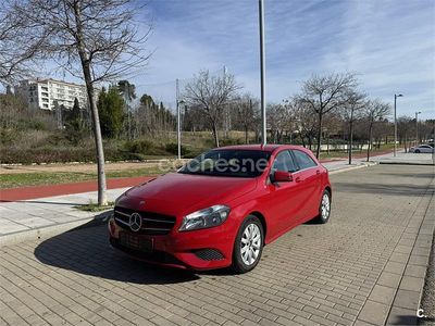 Begagnad Mercedes A180 Edition 122 HK (89 kW) 2013 Röd Sedan
