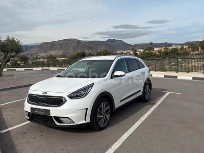 Blanco Usado 2017 Kia Niro SUV | 18.700 € (Un poco caro)
