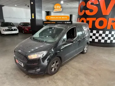 Begagnad Ford Tourneo Courier Trend 100 HK (73 kW) 2018 Svart Minibuss