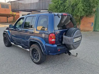 Usado Jeep Cherokee Sport 143 CV (105 kW) 2001 Azul SUV