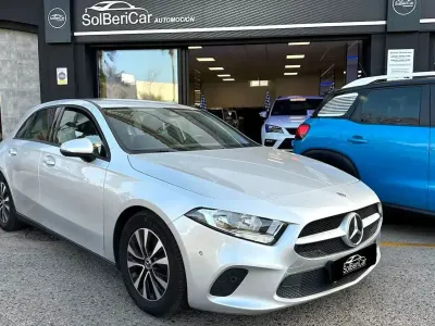 Usado Mercedes A200 150 CV (110 kW) 2020 Gris / plata Berlina