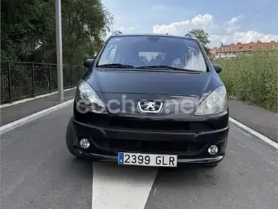 Usado Peugeot 1007 Sport 70 CV (51 kW) 2009 Negro Monovolumen