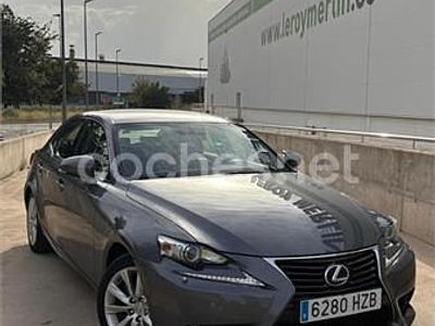 Lexus IS300h