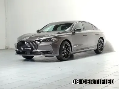 Usado DS Automobiles DS9 Performance Line Plus 250 CV (183 kW) 2023 Gris Berlina