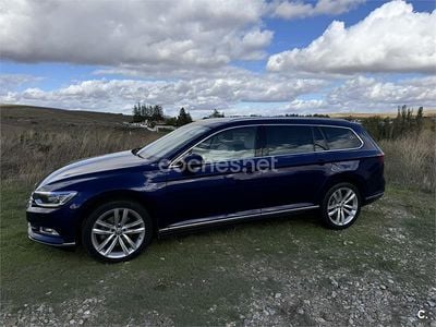 Usado VW Passat Sportline 150 CV (110 kW) 2019 Azul Familiar