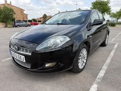 Używany Fiat Bravo Dynamic 90 KM (66 kW) 2011 Czarny Hatchback