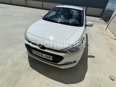 Blanco Usado 2016 Hyundai i20 Berlina | 6900 € (Buen precio)