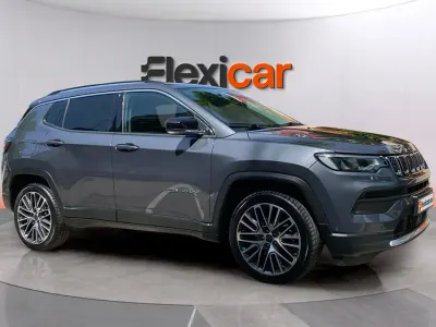 Usado Jeep Compass Limited 131 CV (96 kW) 2021 Gris SUV