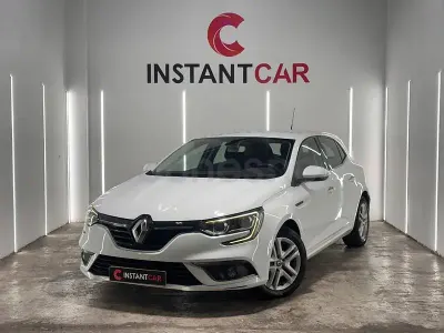 Usado Renault Mégane IV Bose Edition 110 CV (80 kW) 2018 Blanco Berlina