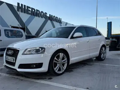 Usado Audi A3 Sportback Ambition 140 CV (102 kW) 2010 Blanco Utilitario