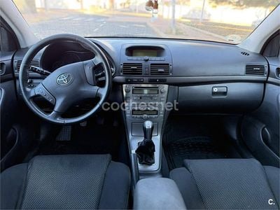 Usado Toyota Avensis Sol 129 CV (94 kW) 2006 Negro Berlina