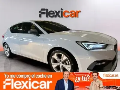 Usado Seat Leon Style 110 CV (80 kW) 2024 Blanco Berlina