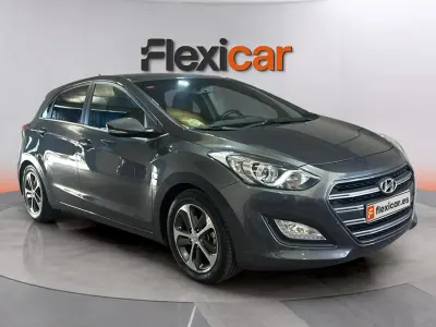 Usado Hyundai i30 GO! 101 CV (74 kW) 2017 Gris Berlina