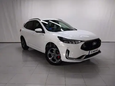 Usado Ford Kuga ST-Line X 243 CV (178 kW) 2025 Blanco SUV