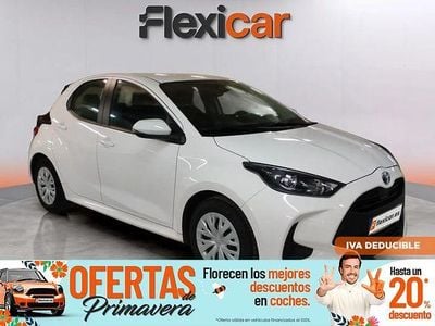 Usado Toyota Yaris Hybrid Active 116 CV (85 kW) 2022 Blanco