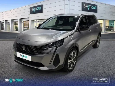 Usado Peugeot 5008 Allure 130 CV (95 kW) 2024 Gris / plata SUV