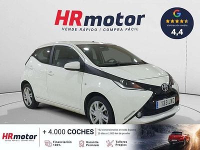 Usado Toyota Aygo X-play 72 CV (52 kW) 2017 Blanco Utilitario