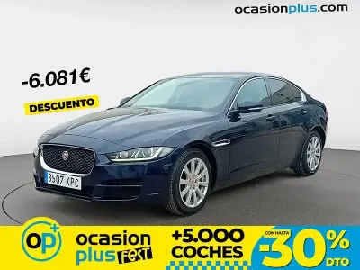 Usado Jaguar XE Pure 180 HP (132 kW) 2018 Azul Sedan