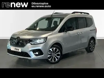 Usado Renault Kangoo Techno 88 kW (120 CV) 2025 Gris / plateado Monovolumen