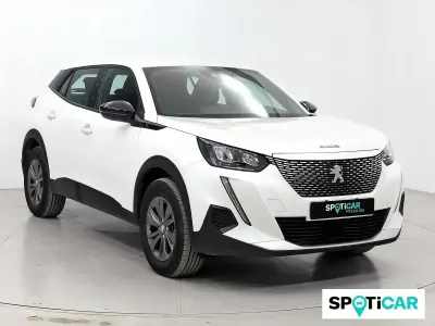 Usado Peugeot e-2008 Active 100 kW (136 CV) 2023 Gris SUV