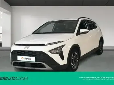 Usado Hyundai Bayon 100 CV (73 kW) 2023 Blanco SUV