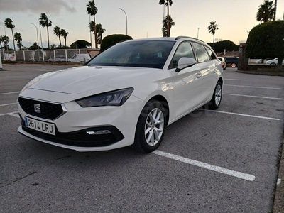 Usado Seat Leon Style 115 CV (84 kW) 2021 Blanco Familiar