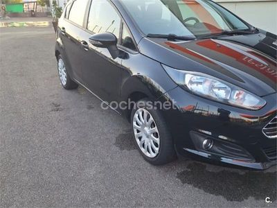Usado Ford Fiesta Trend 82 CV (60 kW) 2015 Negro Berlina