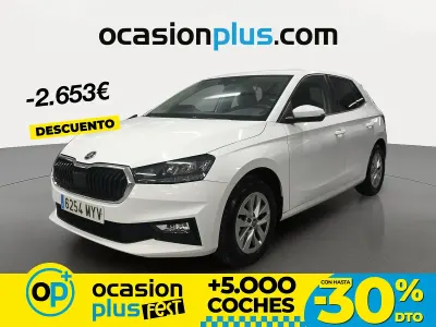 Usado Skoda Fabia Selection 95 CV (69 kW) 2025 Blanco Berlina