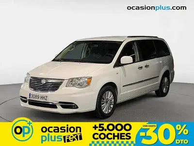 Usado Lancia Voyager Gold 163 CV (119 kW) 2012 Blanco Monovolumen