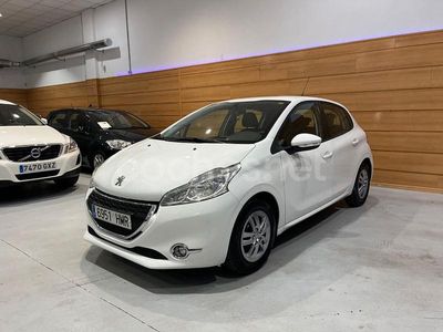 Blanco Usado 2012 Peugeot 208 Active Utilitario | 6990 € (Caro)