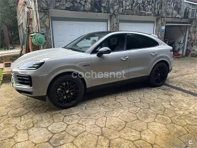 Usado Porsche Cayenne Coupe 462 CV (339 kW) 2024 Gris / plata Coupe