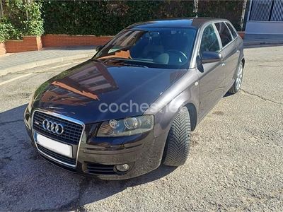 Usado Audi A3 Ambiente 140 CV (102 kW) 2006 Gris / plata Utilitario