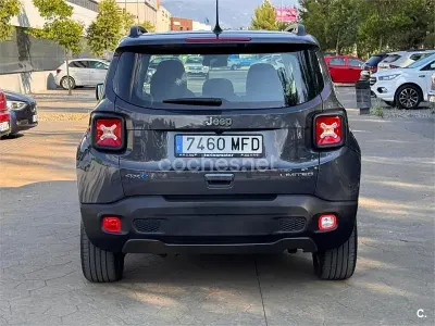 Usado Jeep Renegade 190 CV (139 kW) 2023 Gris / plata SUV