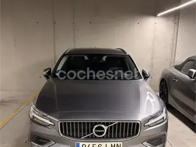 Usado Volvo V60 Inscription 340 CV (250 kW) 2021 Gris / plata Familiar
