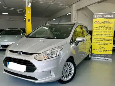 Usado Ford B-MAX Titanium 100 CV (73 kW) 2014 Gris / plata Monovolumen