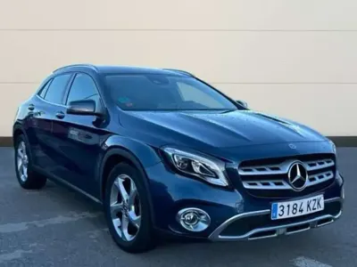 Begagnad Mercedes GLA200 158 HK (116 kW) 2019 Blå SUV